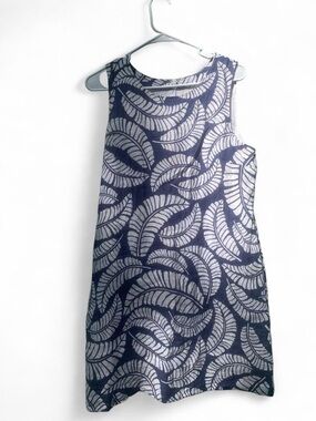 Leaf-Print Sleeveless Mini Dress in Navy and White